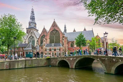 Amsterdam Red Light District Treasure Hunt: Self-Guided Quest
