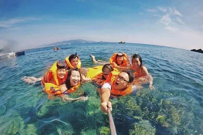 Discover Paradise: Cham Island Speedboat Adventure with Snorkeling & Feast