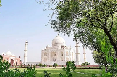 Discover Agra's Wonders: A Private Taj Mahal & Agra Full-Day Tour from Delhi