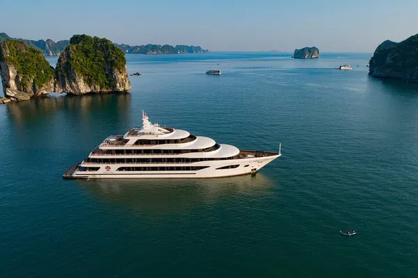 Discover Ha Long Bay: Luxury Cruises & Unforgettable Deals