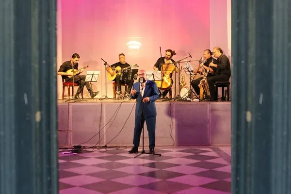 Naples Music Show: Hear Neapolitan Songs!