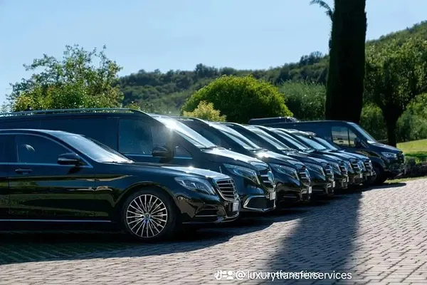 Venice Belize: Luxurious City Transfers in Style and Comfort