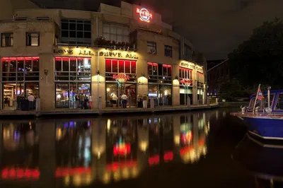 Rock 'n' Dine: Amsterdam's Hard Rock Cafe Experience