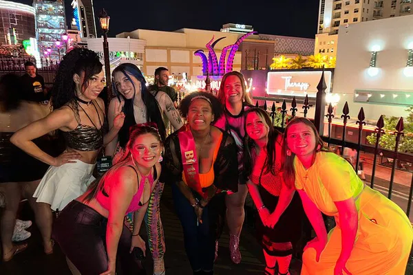 Fremont Street Bar Crawl: Dive into Vegas Nightlife!