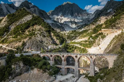 Carrara Marble Quarries & Luni Wine Tour: A Luxurious Day Trip