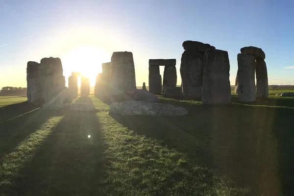 Uncover Royal History: A Luxurious Windsor & Stonehenge Private Tour