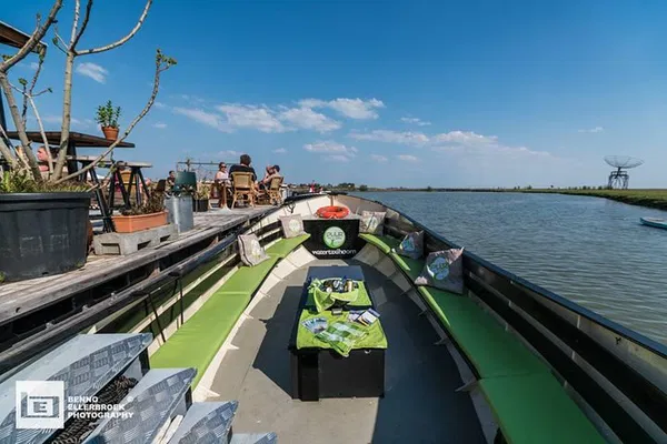 Hoorn Canal Cruise: Seamless Transfer & Scenic Delight for River Cruisers!