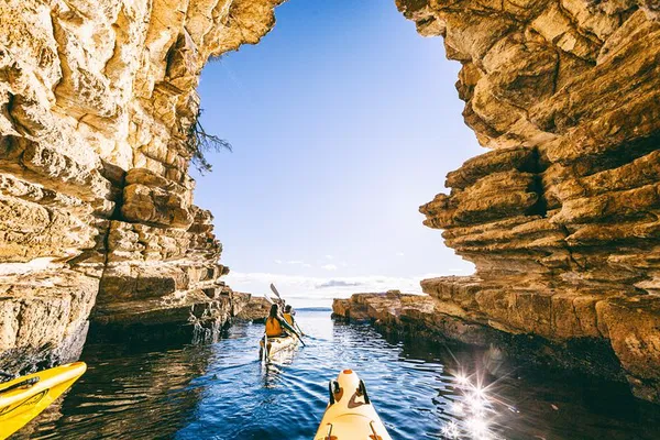 Hobart Kayak Tour: Cliffs, Caves & Beaches Adventure
