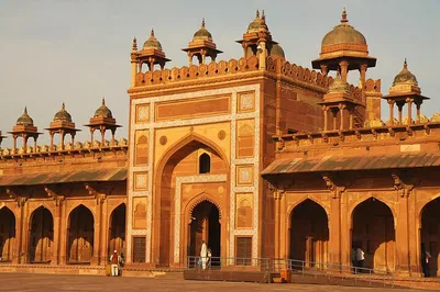 Jaipur to Agra: See Stepwell & Fatehpur Sikri