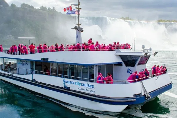 Niagara Falls Cruise & Journey Behind the Falls!