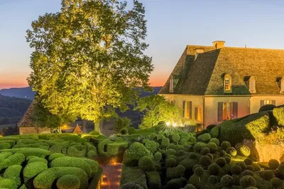 Dordogne Castles & Gardens: Private Day Tour from Sarlat