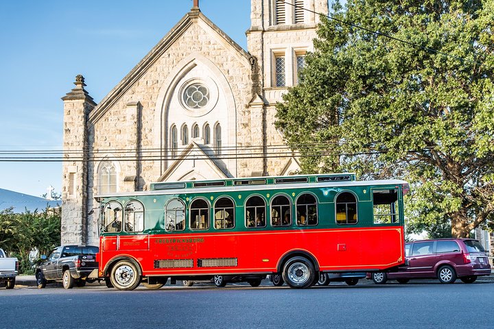 Fredericksburg's Historic Charm: A Narrated Trolley Tour Adventure