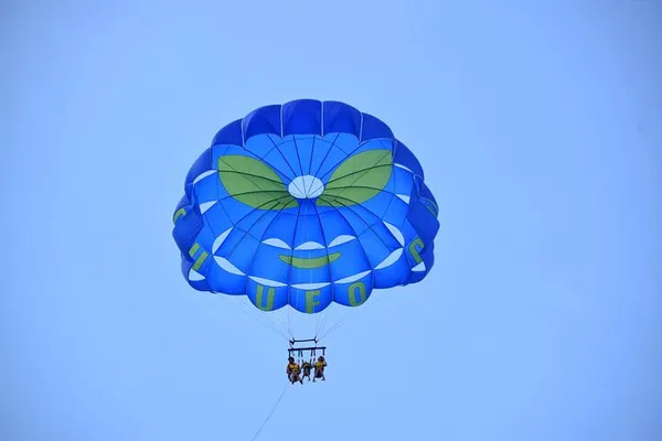 Maui Parasailing: Soar Above Ka'anapali's Waters!