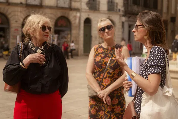 Bordeaux Unveiled: A Local's Journey Through Tastings & Tales