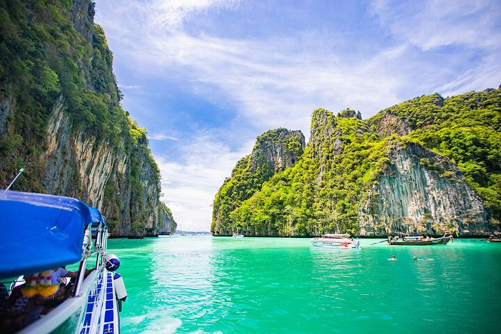 Late Start Phi Phi & Khai Islands Speedboat Tour: Phuket's Relaxing Escape