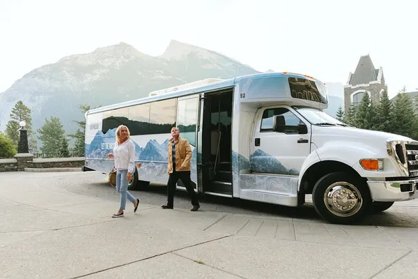 Seamless Alberta Transfers: Banff, Jasper, Lake Louise & Calgary