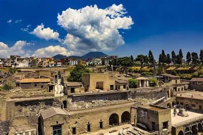 Step Back in Time: Herculaneum's Astonishingly Preserved Roman Town + Lunch