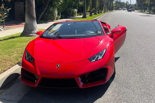 Hollywood Lamborghini Thrill: 20-Minute Sunset Blvd Drive!