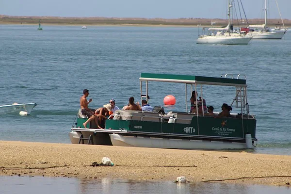 Faro: Ria Formosa Catamaran Tour to Desert & Farol Islands