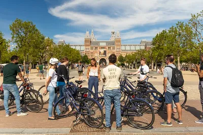 Amsterdam Bike & Canal: Explore Hidden Gems with Cheese & Cruise!