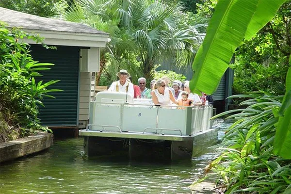 Discover Winter Park's Charm: A Walking & Boat Tour Through History!