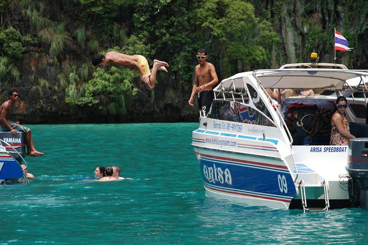 Phi Phi Islands Speedboat Tour: Explore Hidden Gems & Marine Life!