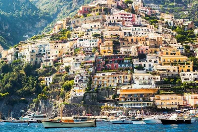 Seamless Positano to Naples Transfer: Relax and Arrive in Style!