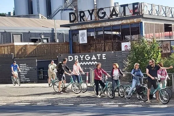 Glasgow's Two-Wheeled Adventure: City Bike Tour & Craft Beer Bliss!