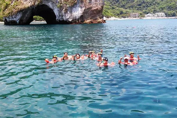 Discover Underwater Wonders: Private Snorkeling in Los Arcos!