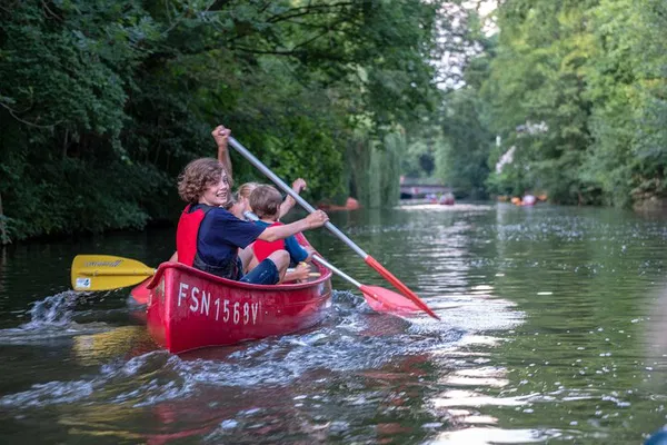 Leipzig Canoe Adventure: Paddle Through Nature's Heartbeat!