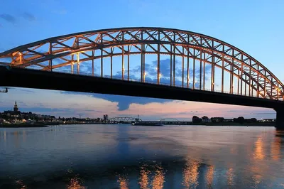 Effortless Amsterdam-Nijmegen Transfers: Private Limousine Experience