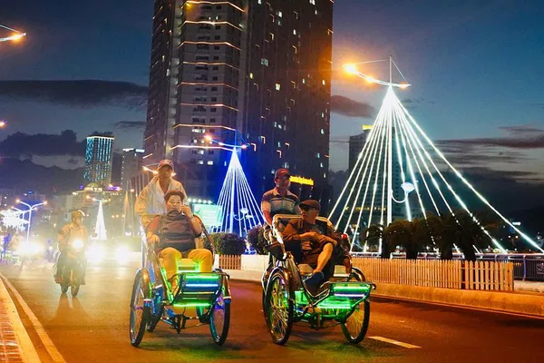Nha Trang by Night: Cyclo Foodie Adventure!
