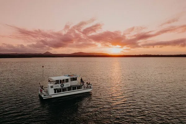 Noosa Sunset Cruise: River Views & Island Sights