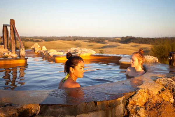 Melbourne Oasis: Peninsula Hot Springs Day Trip for Ultimate Relaxation