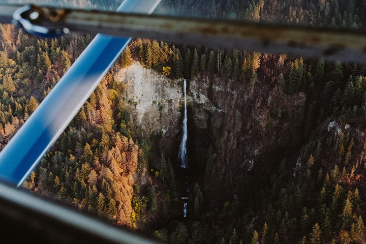 Soar Above: Multnomah Falls & Columbia Gorge Private Air Tour