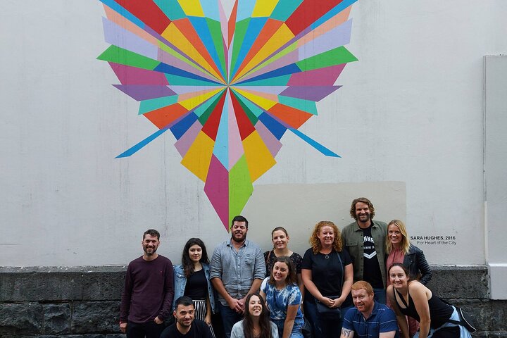 Auckland's Historic Bars: Sip, Sightsee, and Storytelling Tour