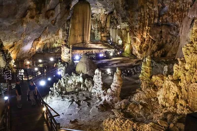 Paradise Cave Day Trip from Hue: DMZ & Holy Land