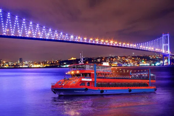 Istanbul Bosphorus Dinner Cruise with Turkish Show
