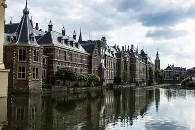 Amsterdam to Hague: Private Customizable Day Trip