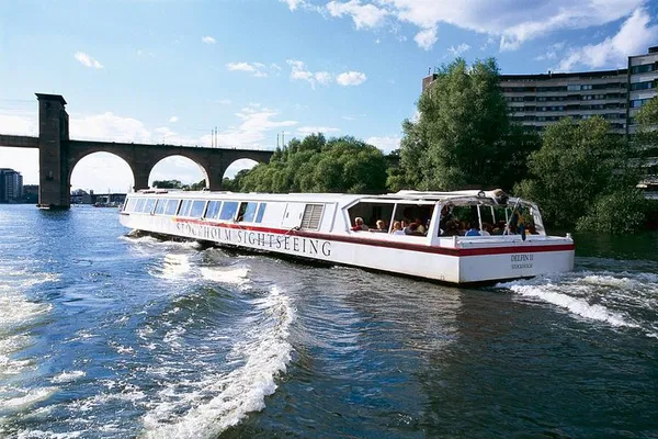 Stockholm Boat Tour: See Highlights & Hidden Gems!