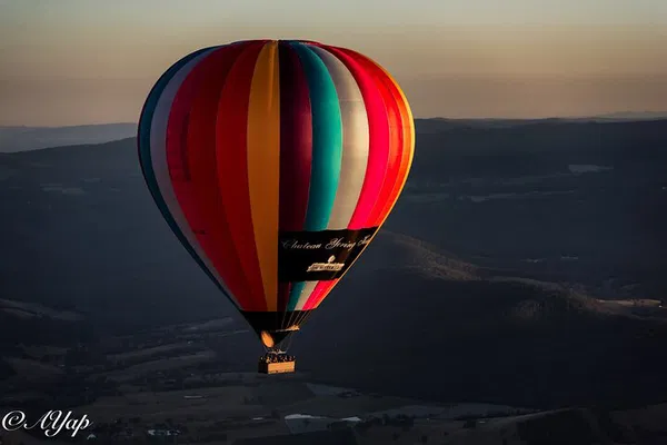 Yarra Valley Sunrise: Hot Air Balloon Adventure of a Lifetime