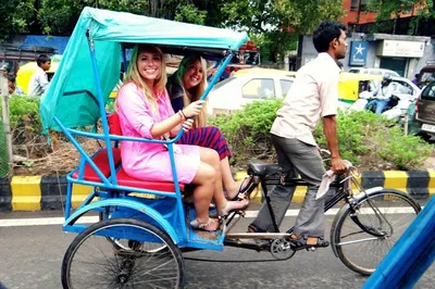 Explore Old Delhi: A Thrilling Tuk-Tuk Adventure!