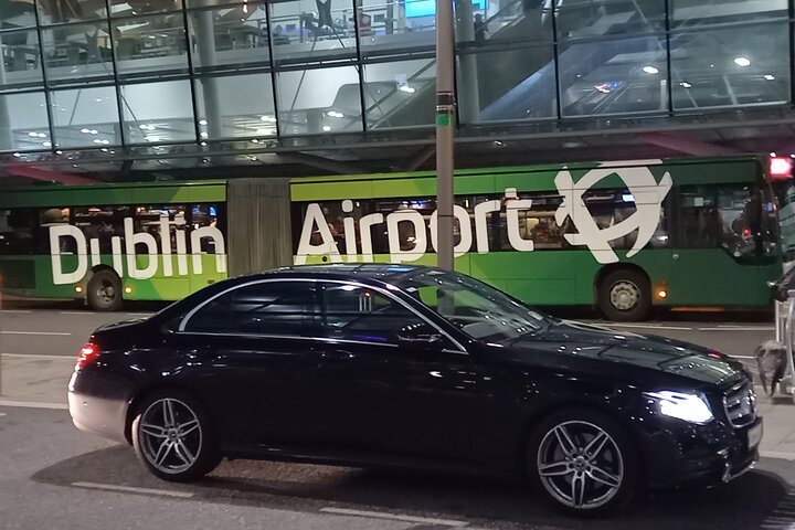 Luxury Dublin Airport Transfer: Arrive in Style with DM Executive Line