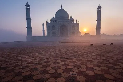 Witness Sunrise Splendor: Private Taj Mahal & Agra Fort Tour