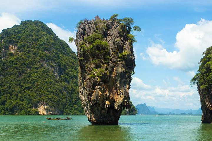 Unforgettable Krabi Adventure: James Bond Island & Sea Canoeing Tour!