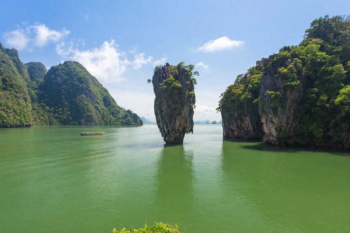 Unforgettable Speedboat Adventure: James Bond Island & Snorkeling Tour