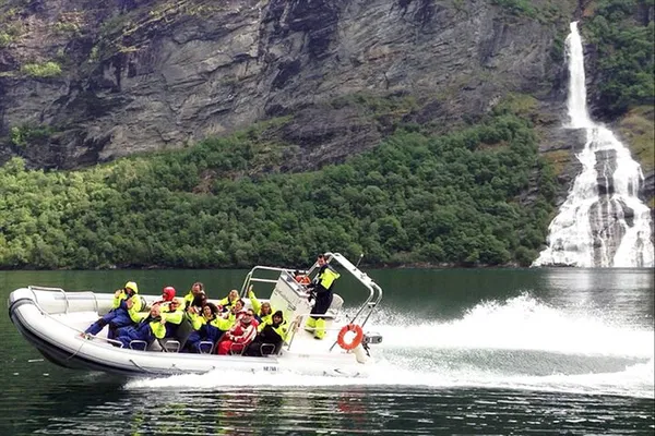 Unforgettable Flåm Adventure: Private Tour with Fjord Safari & Railway
