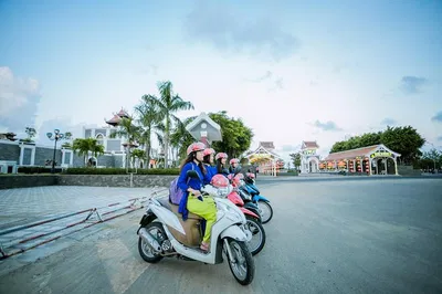 Discover Da Nang's Nightlife: Aodai Rider & Han River Cruise Adventure