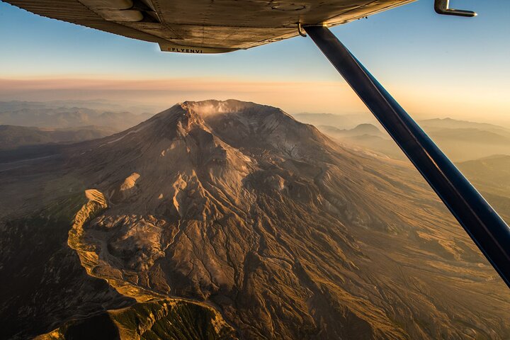 Mt. St. Helens Air Tour: Witness the Volcanic Majesty from Above!