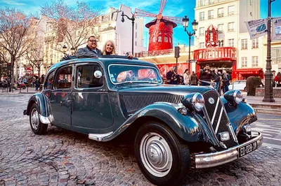 Paris Vintage Car Tour: See the City in Style!